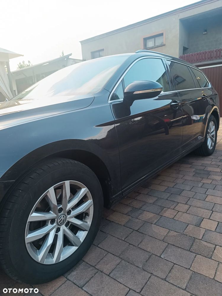 Volkswagen Passat - 13