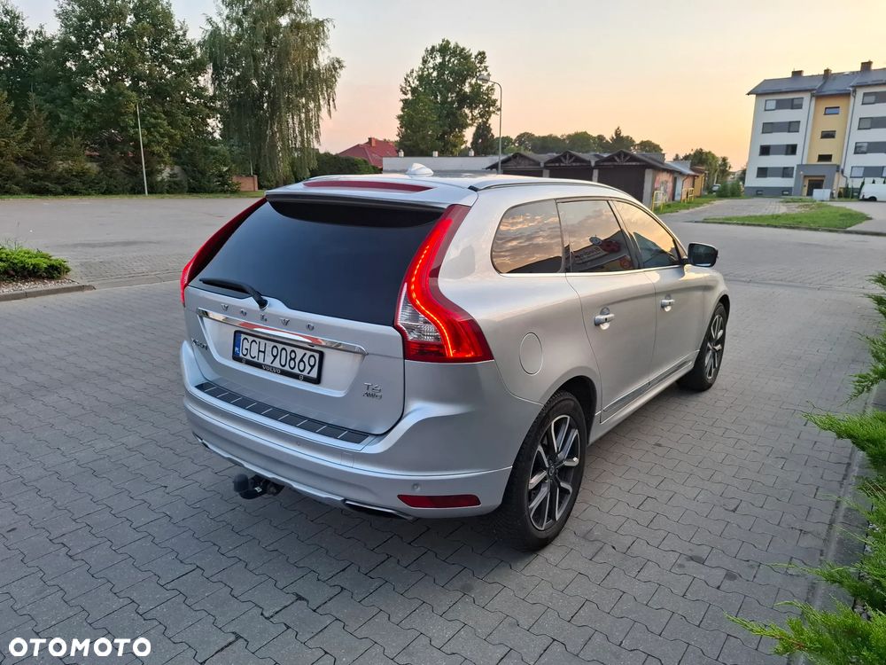 Volvo XC 60 T6 AWD Drive-E R-Design Momentum - 17
