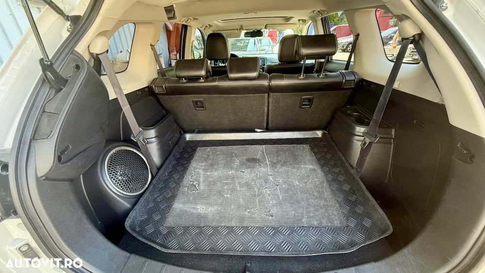 Mitsubishi Outlander - 13
