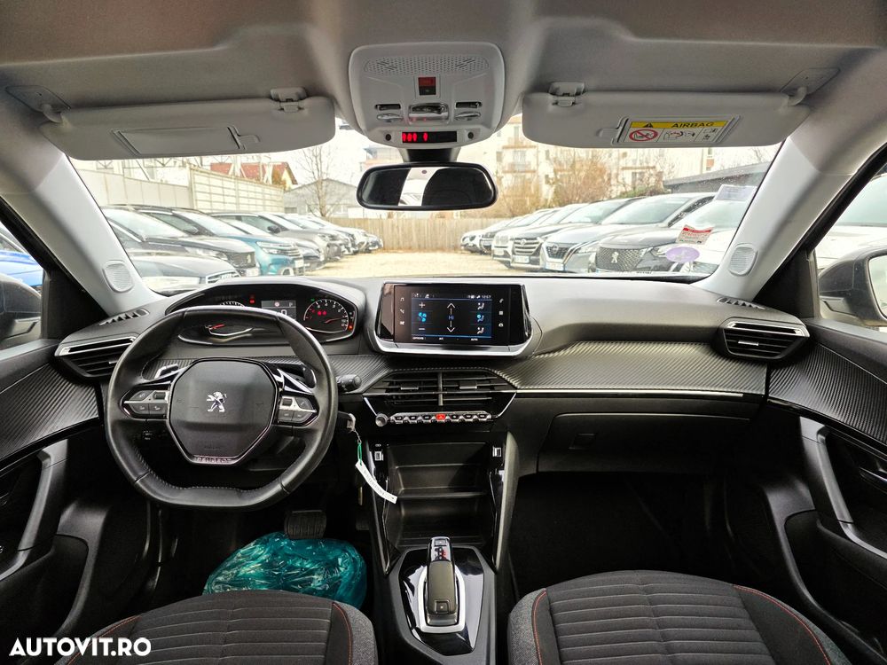 Peugeot 2008 PureTech 130 EAT8 GT - 19