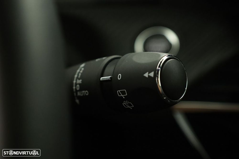 Peugeot 2008 1.2 PureTech Allure - 19