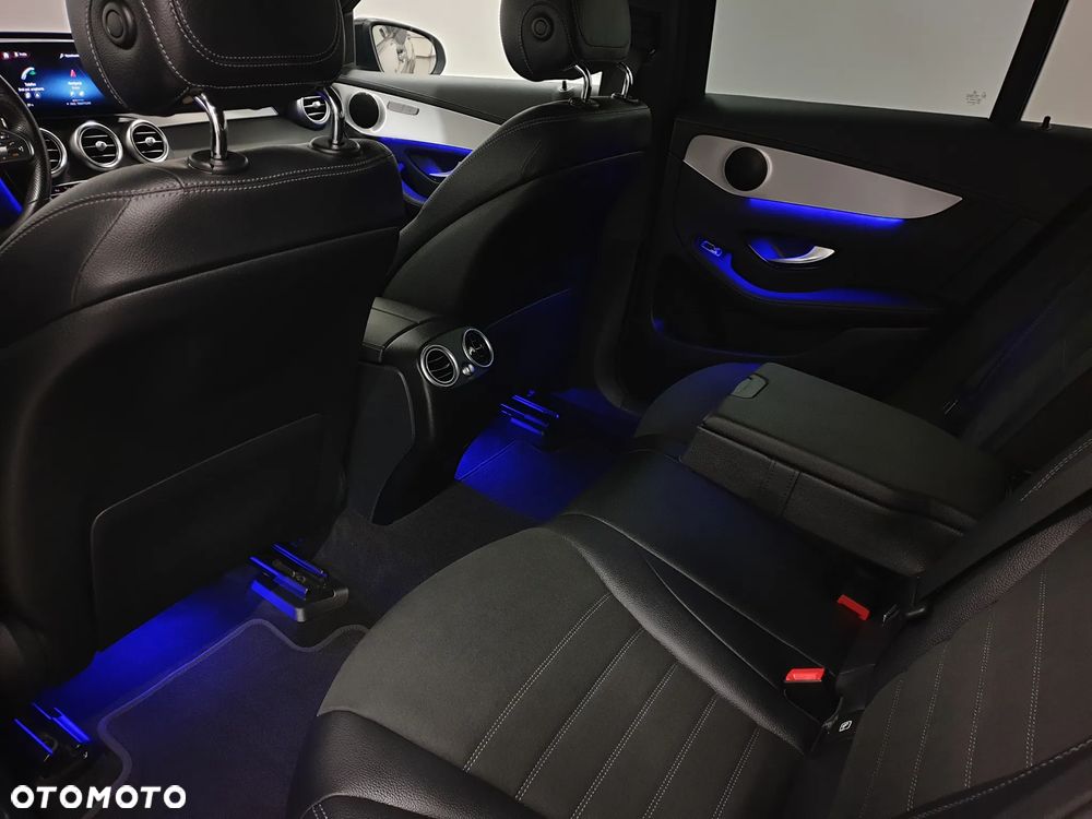 Mercedes-Benz GLC 300 de 4Matic 9G-TRONIC AMG Line Plus - 29