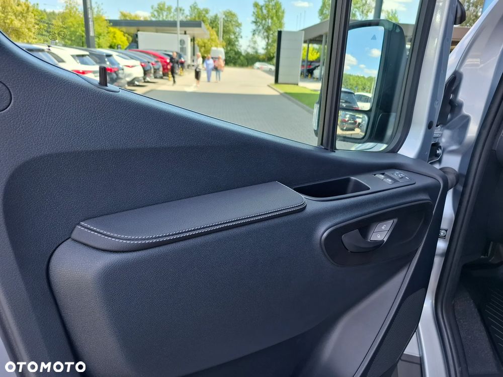 Mercedes-Benz Sprinter 317 CDI Furgon PRO długi 4325 mm L3H2 - 32