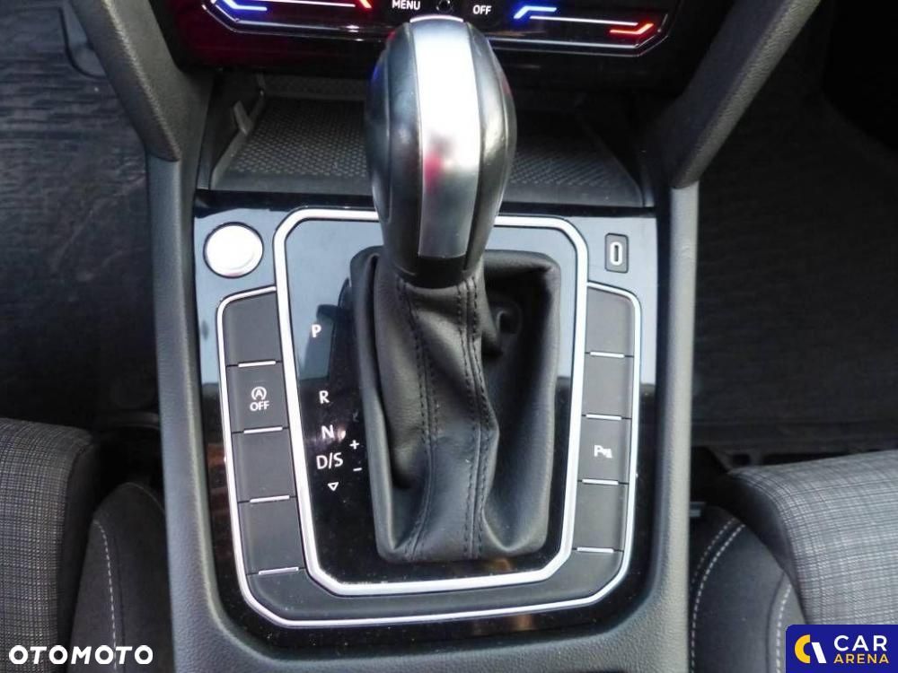 Volkswagen Passat - 30