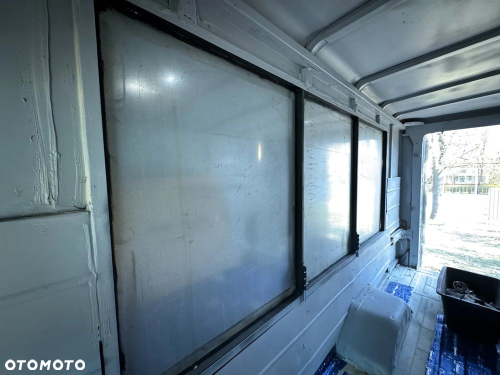 Ford ECONOLINE 300 V8 - 15