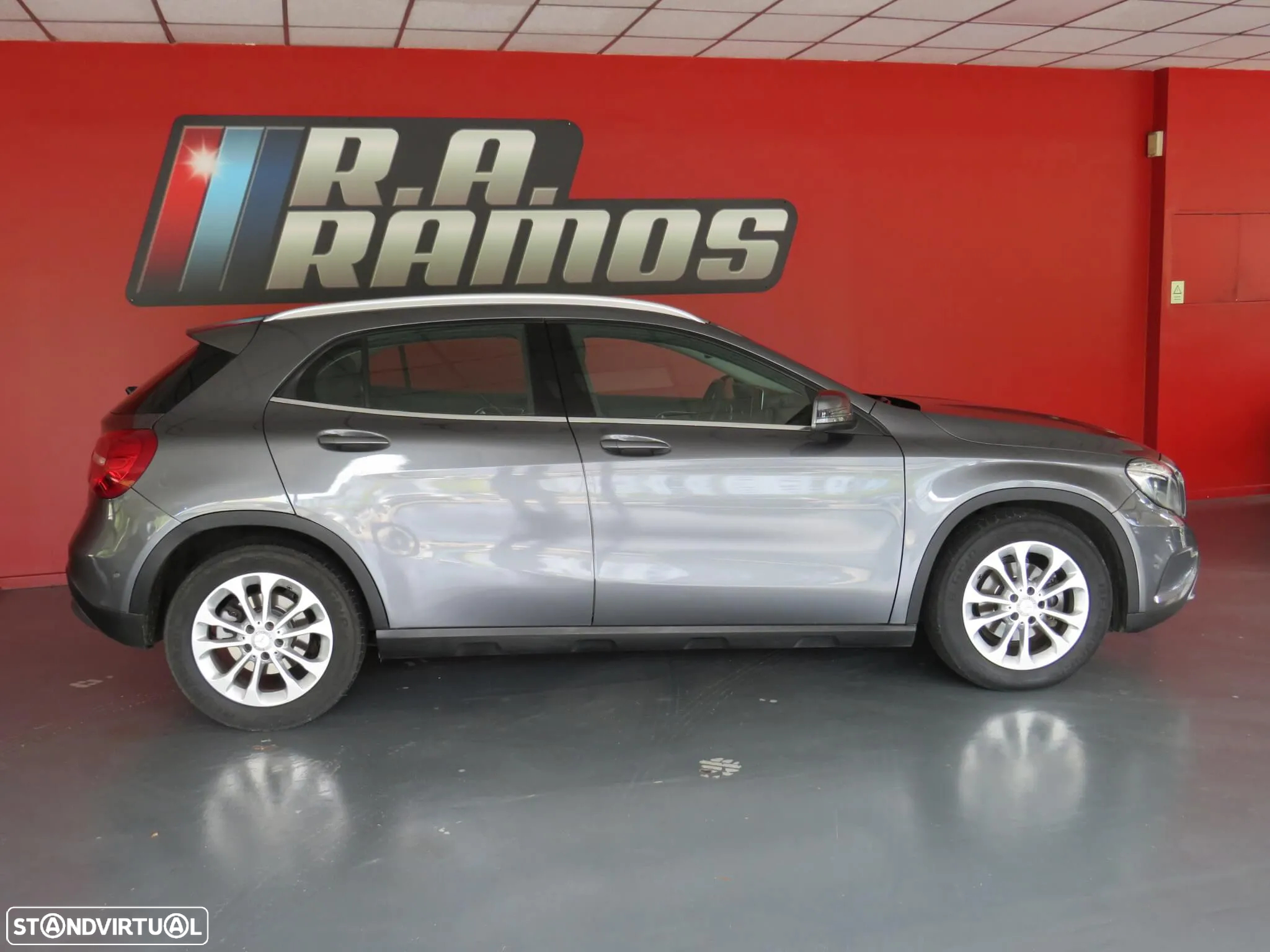 Mercedes-Benz GLA 200 d 7G-DCT Urban - 5