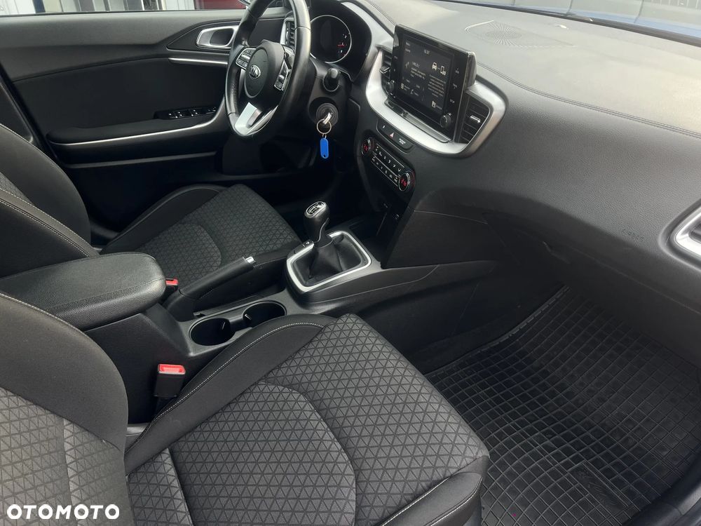 Kia XCeed 1.5 T-GDI M - 28