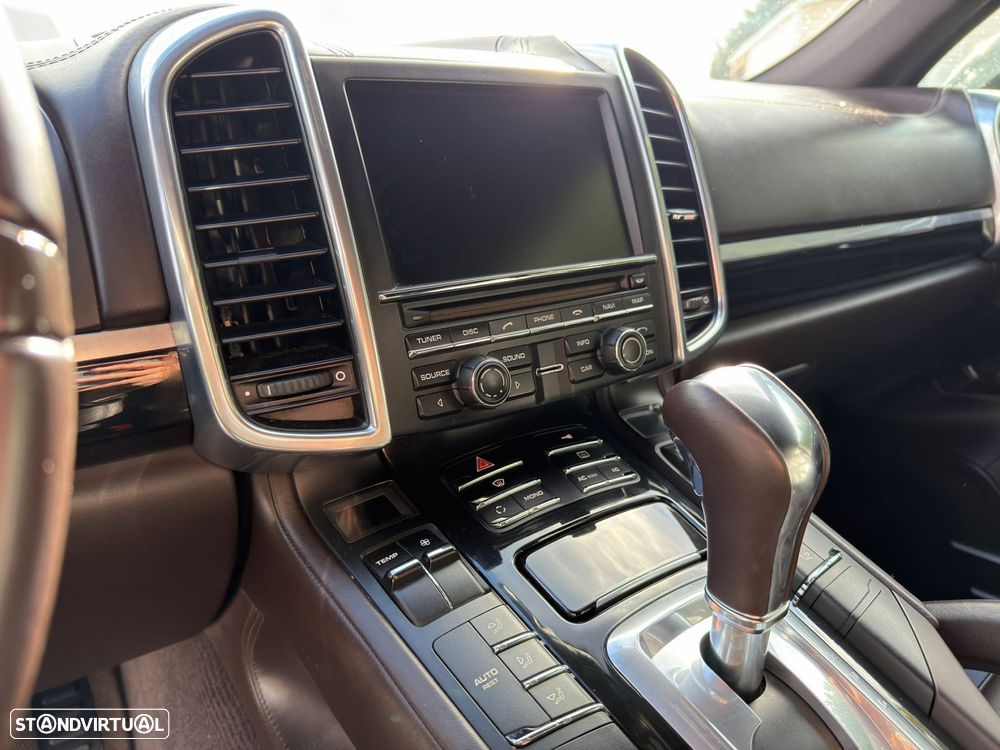 Porsche Cayenne - 42