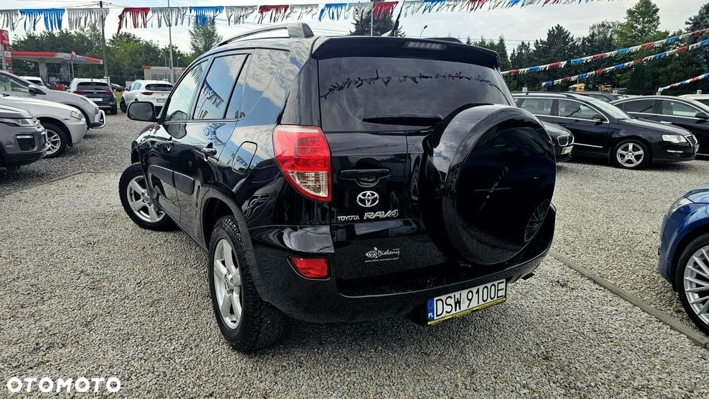 Toyota RAV4 - 10