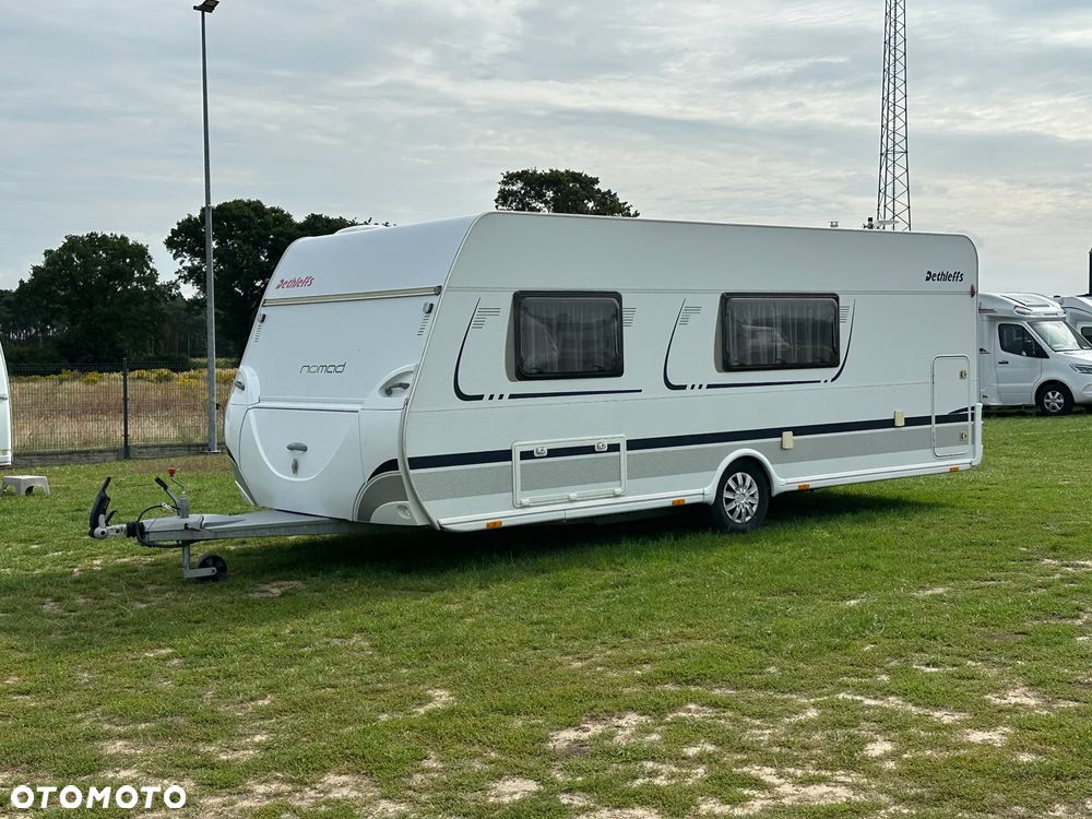 Dethleffs 550 NOMAD z przedsionkiem Isabella i łóżkami piętrowymi. - 8