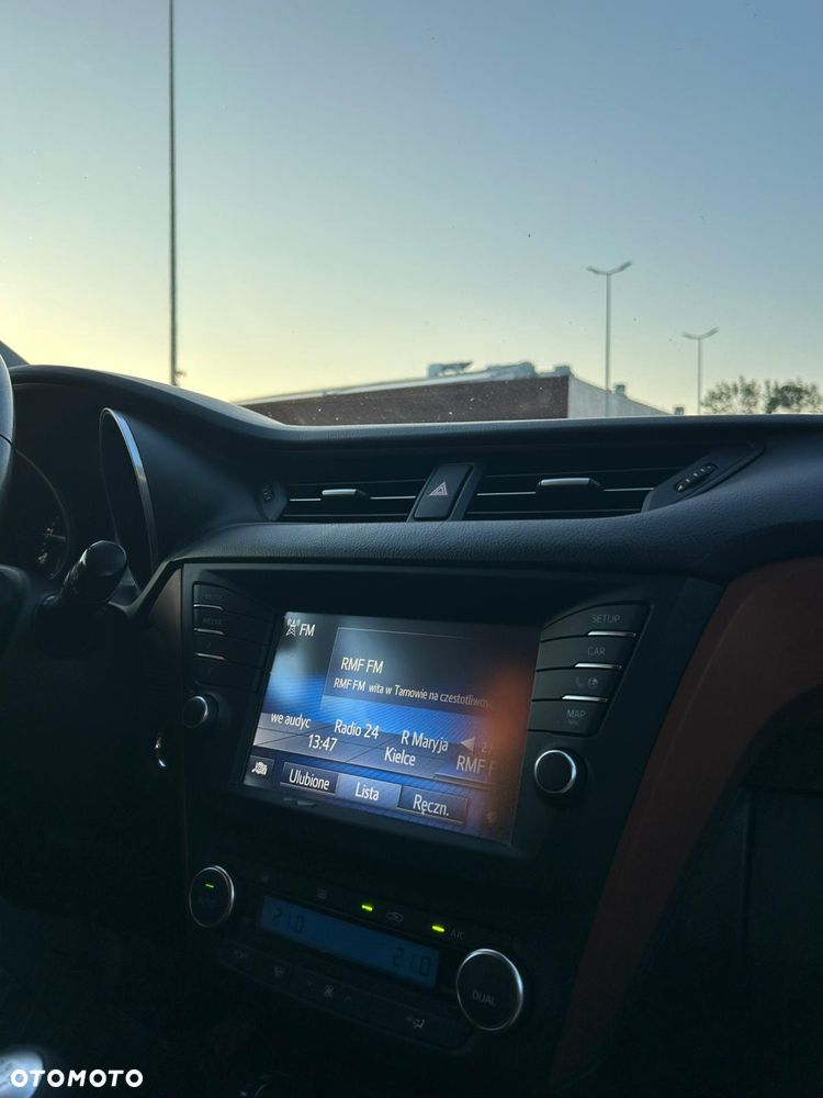 Toyota Avensis 2.0 D-4D Premium - 8