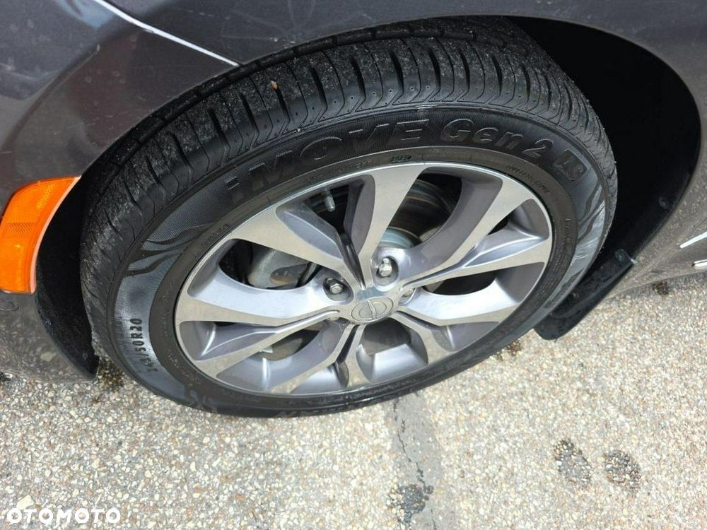 Chrysler Pacifica - 16