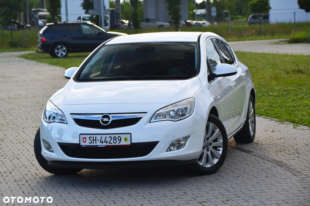 Opel Astra 1.6 Turbo White Edition - 25