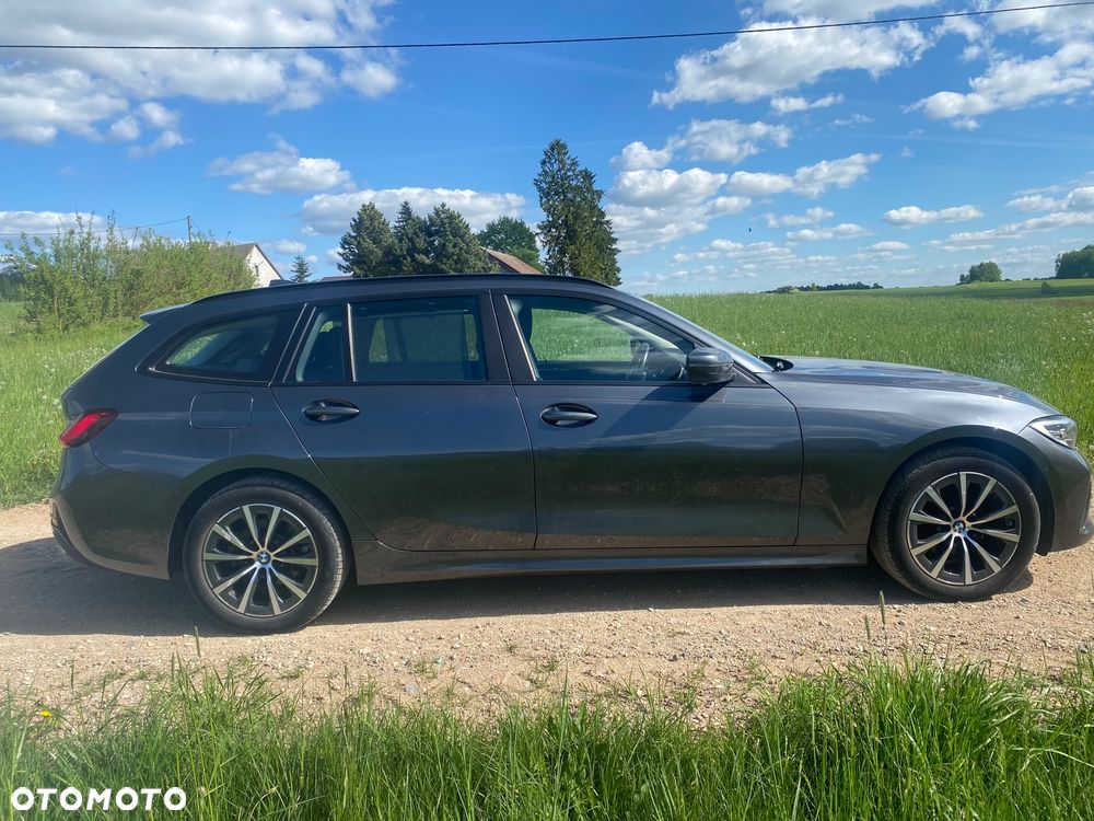 BMW Seria 3 318i - 9