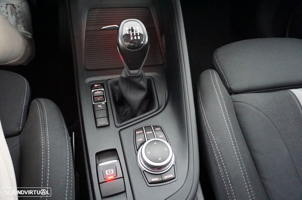 BMW X1 18 i sDrive Line Sport - 18