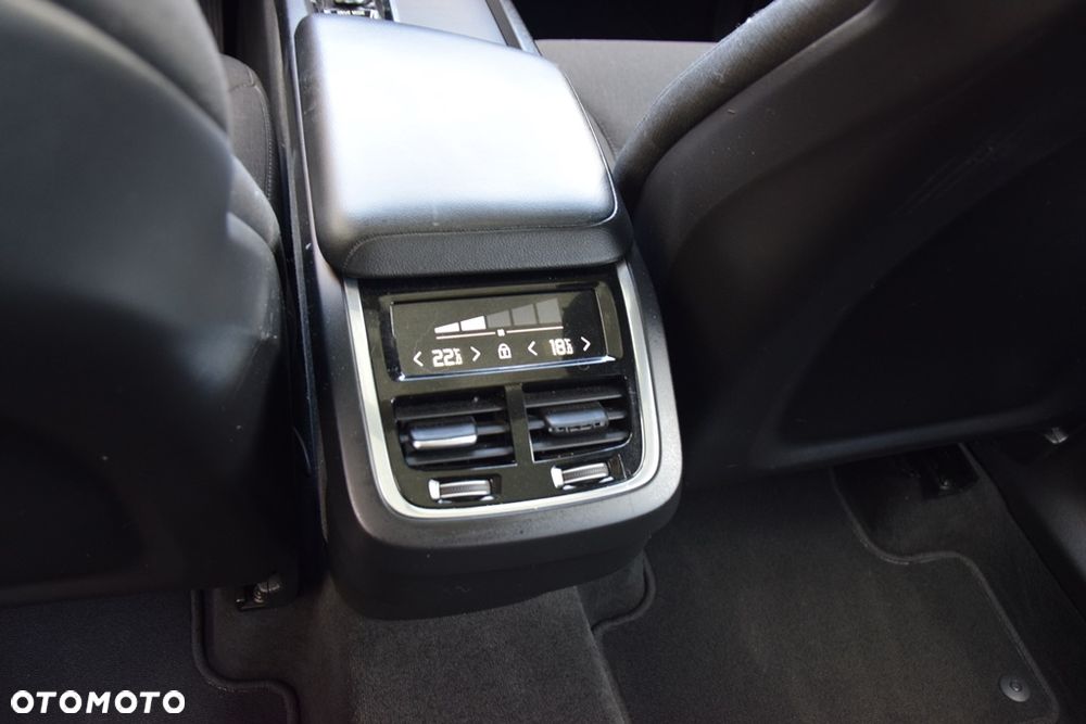 Volvo XC 60 B4 D AWD Geartronic Inscription - 16
