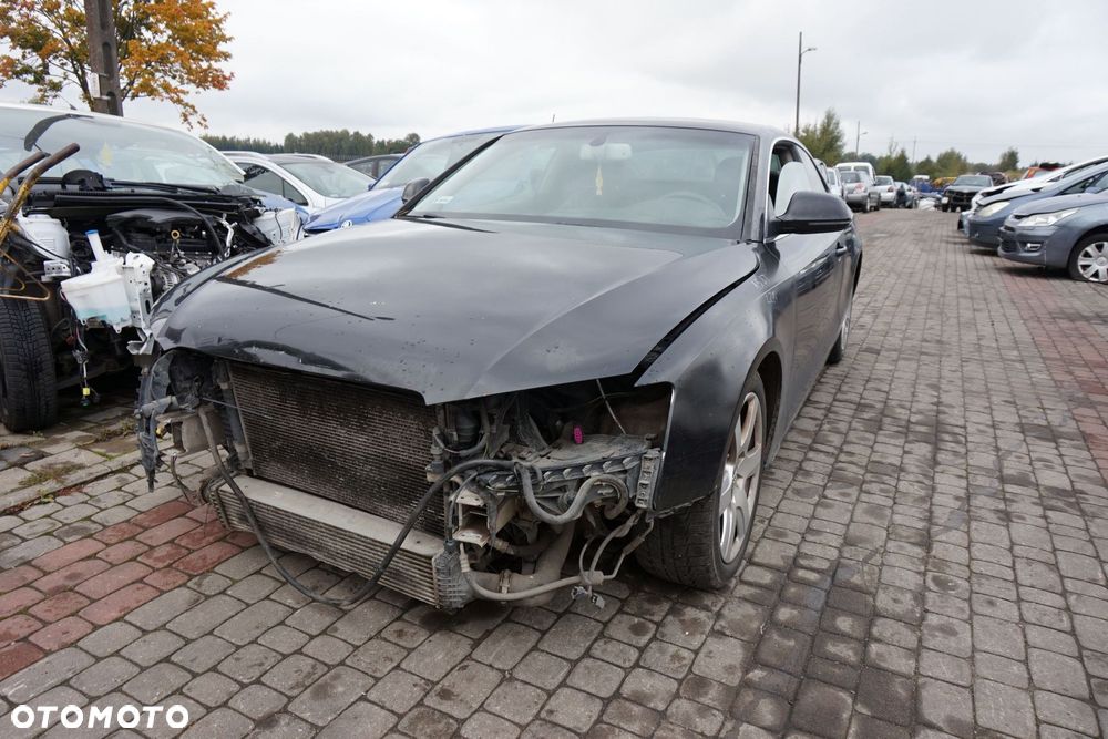 AUDI A5 I 8T COUPE 2008 LZ9Y 2.7 TDI CAMA 190KM KSS CZARNY na części - 1