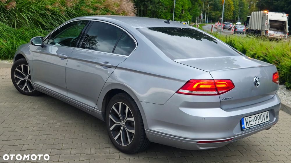 Volkswagen Passat - 16