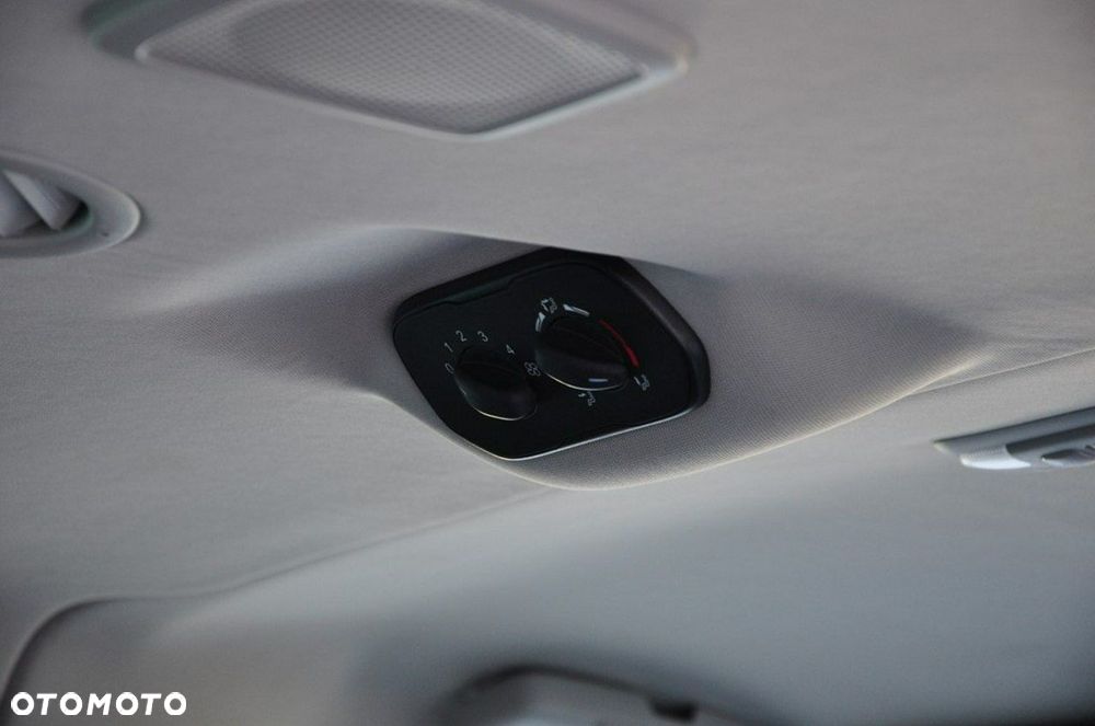 Ford Tourneo Custom - 29