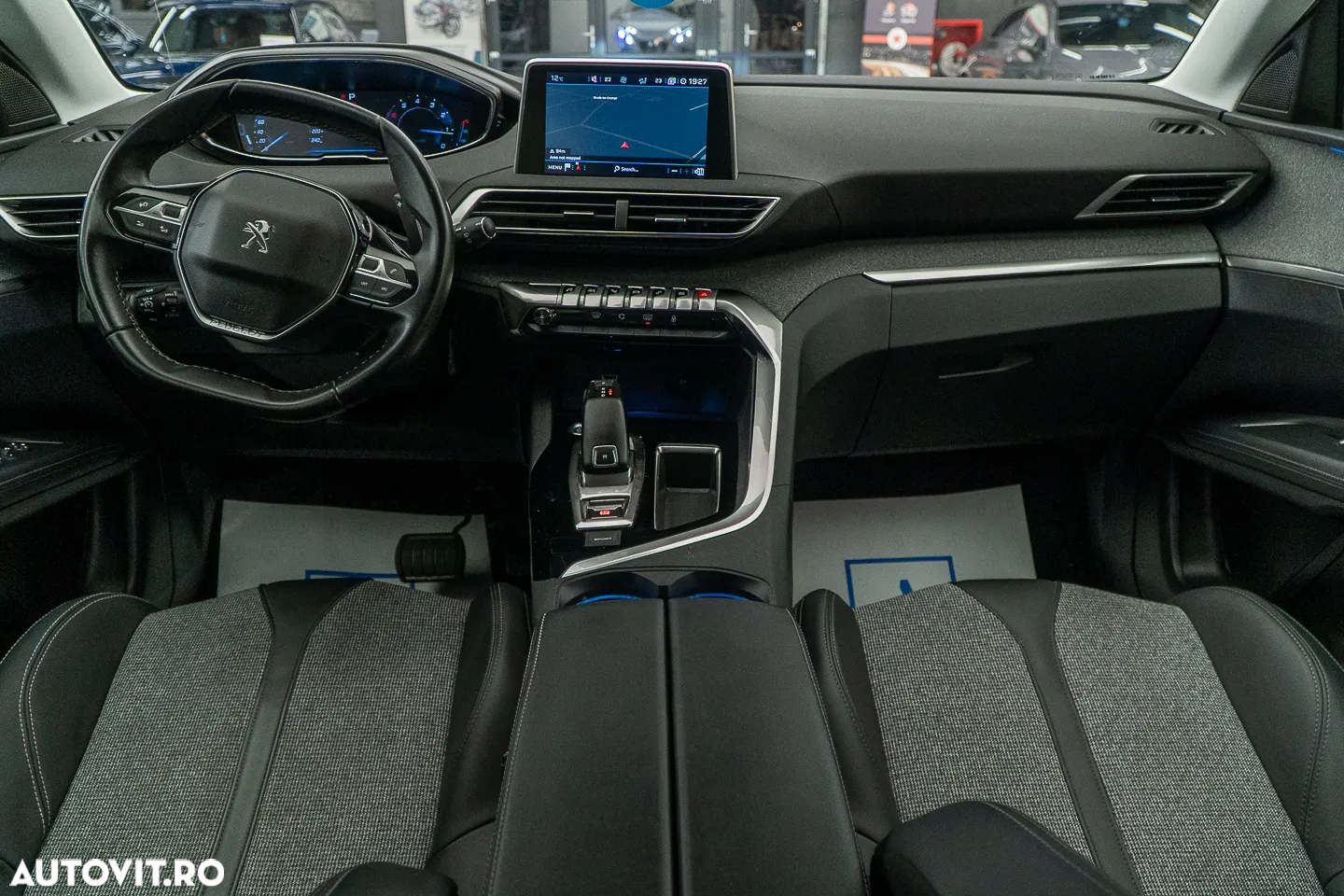 Peugeot 3008 1.2 PureTech S&S EAT8 Allure - 27