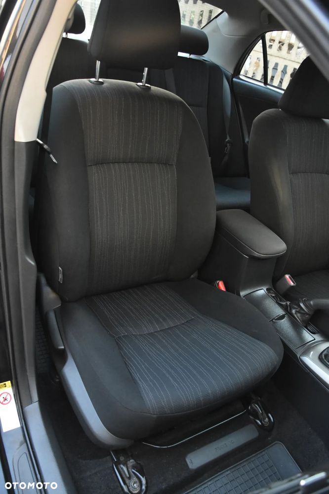 Toyota Corolla 1.6 Luna - 11