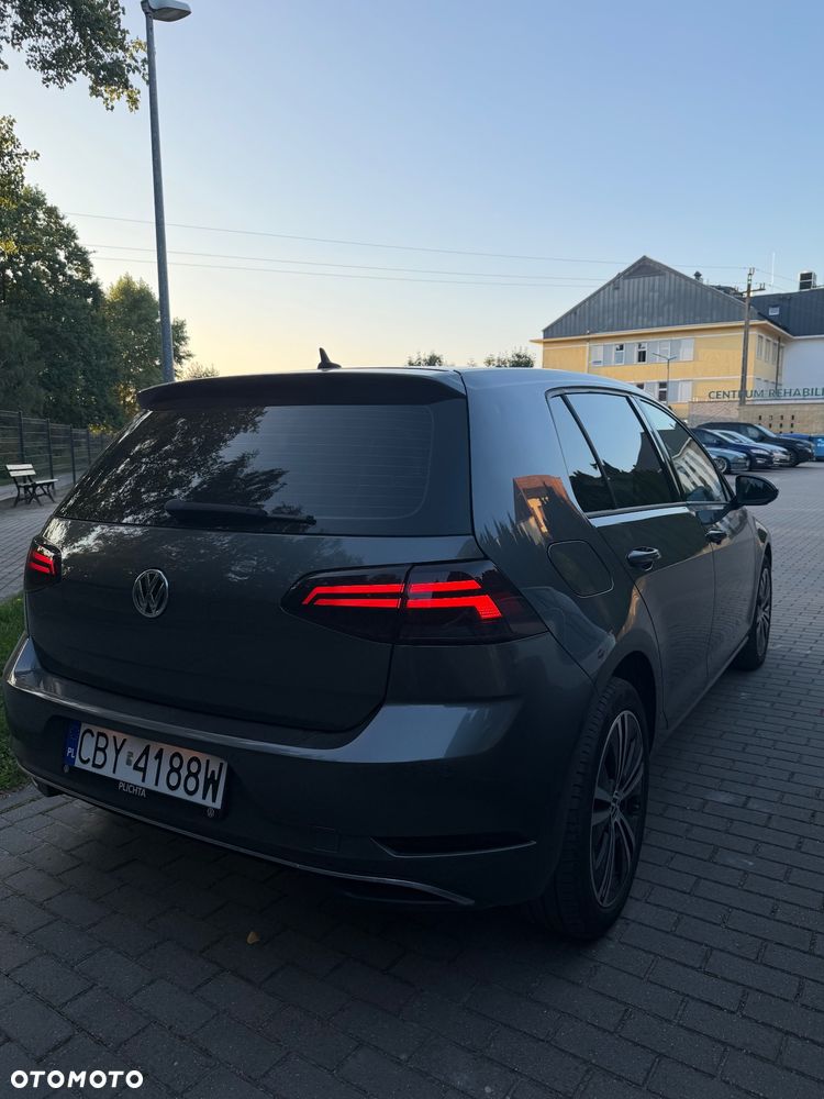 Volkswagen Golf - 5