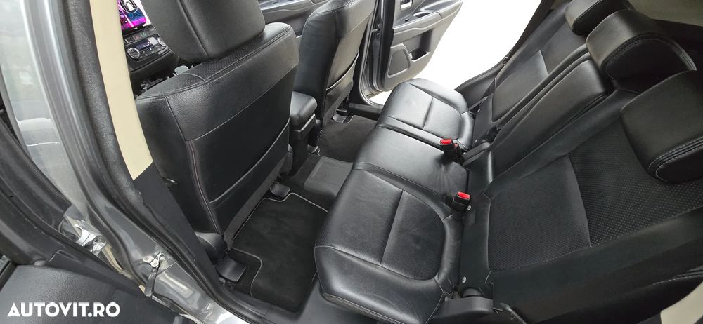 Mitsubishi Outlander - 10