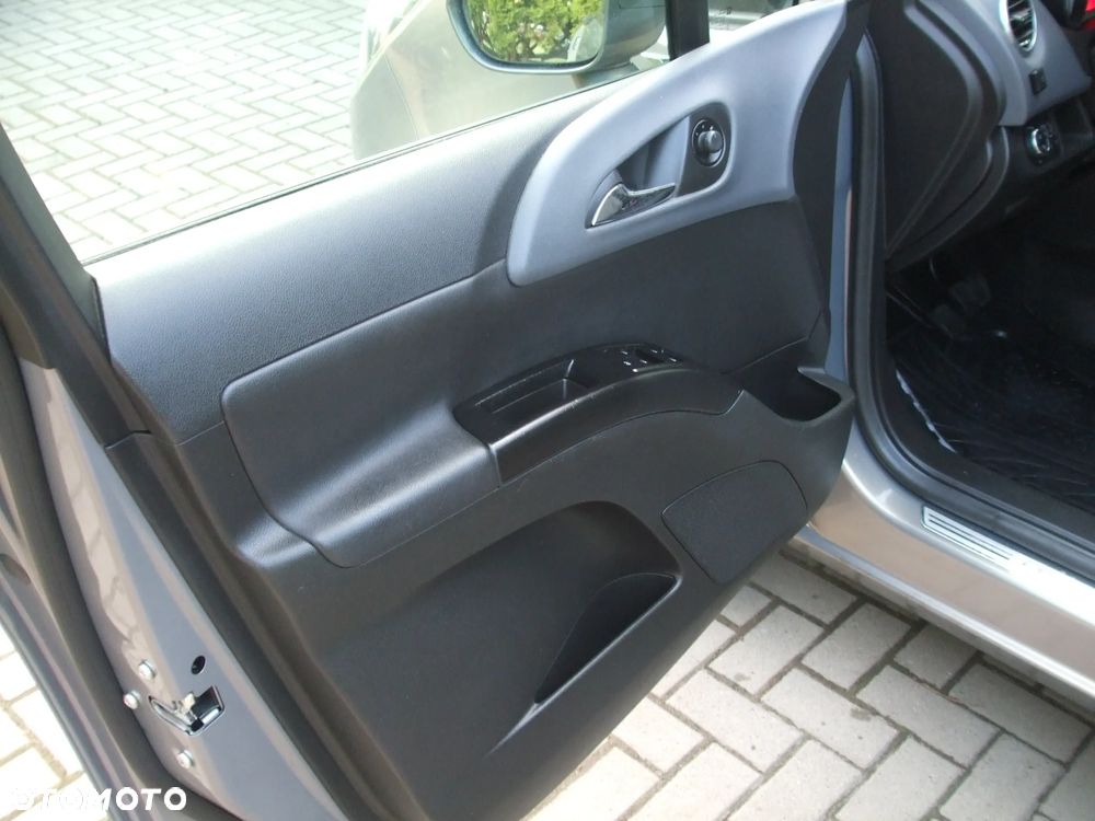 Opel Meriva 1.4 Design Edition - 26
