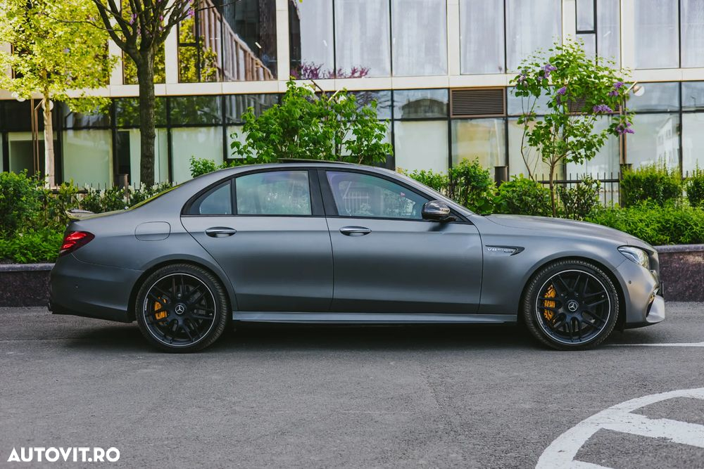 Mercedes-Benz E 63 AMG S 4MATIC Aut. - 24