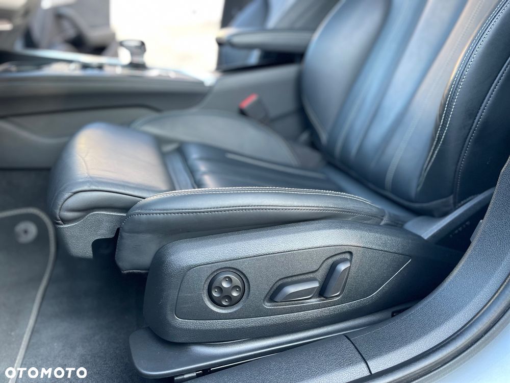 Audi A4 Avant 2.0 TDI DPF clean diesel quattro S tronic S line Sportpaket - 29