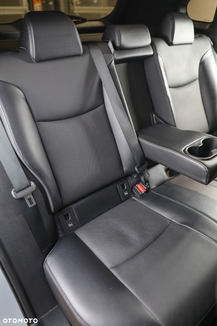 Toyota Corolla Cross - 16