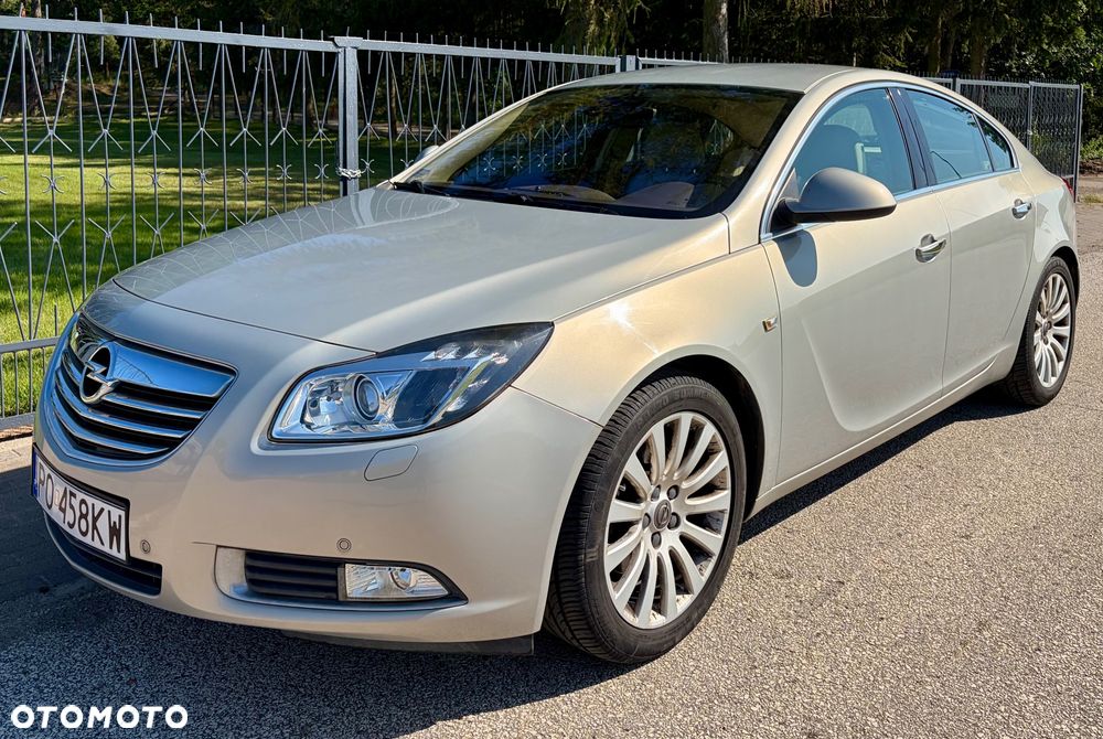 Opel Insignia 2.0 T Cosmo - 1