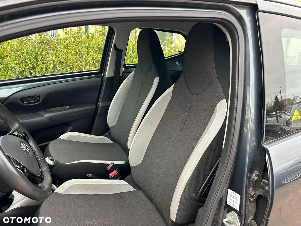 Toyota Aygo x-play - 12