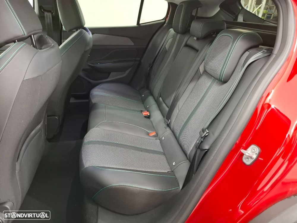 Peugeot 408 HYBRID 136 e-DSC6 Allure - 6