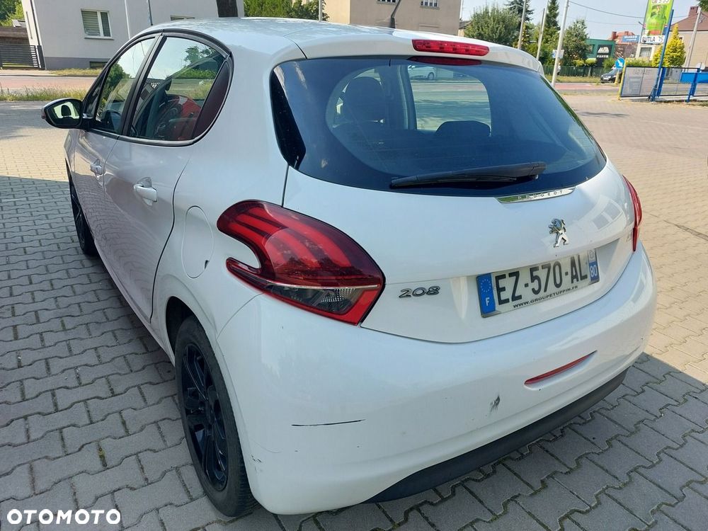 Peugeot 208 - 9