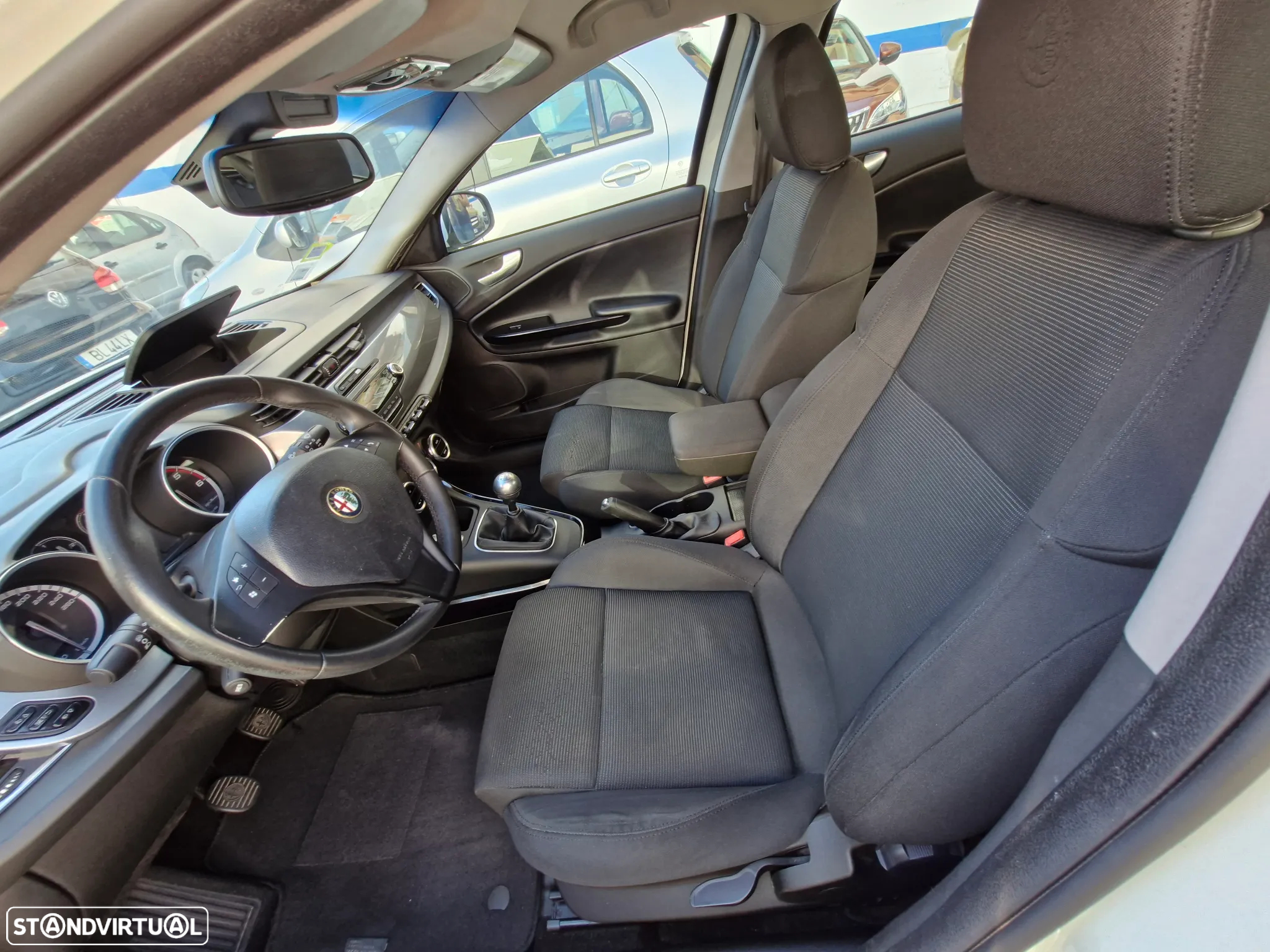 Alfa Romeo Giulietta 1.6 JTDm Distinctive 57X - 11