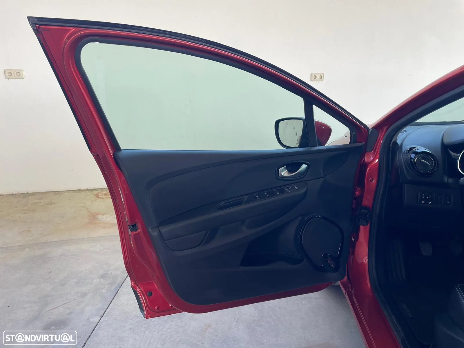Renault Clio 0.9 TCe Limited - 26