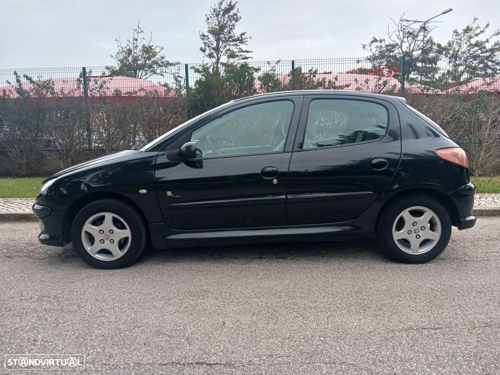 Peugeot 206 1.1 Black & Silver - 16