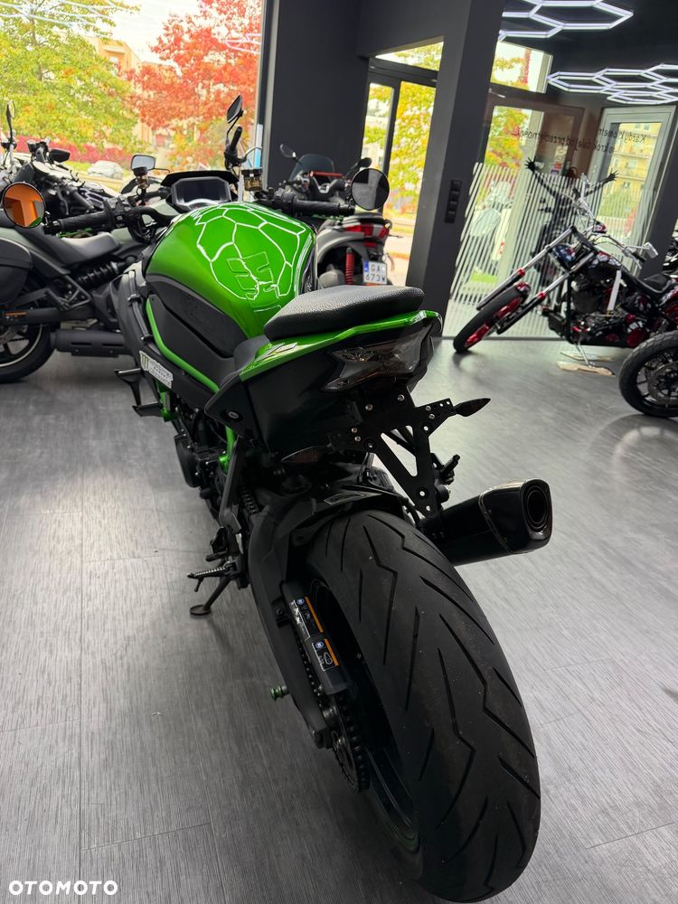 Kawasaki H2 - 17