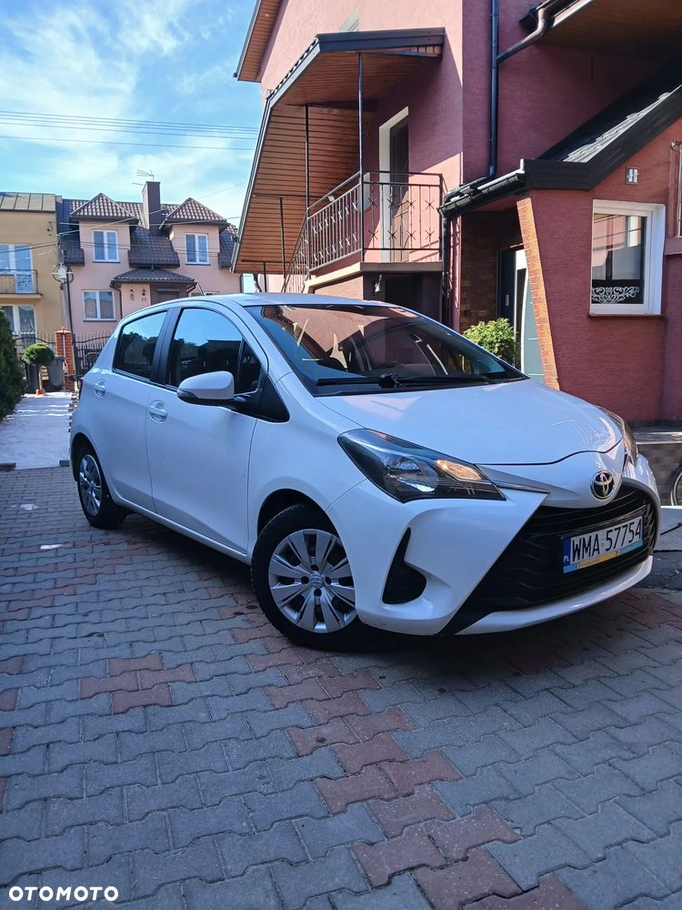Toyota Yaris 1.0 Premium - 12