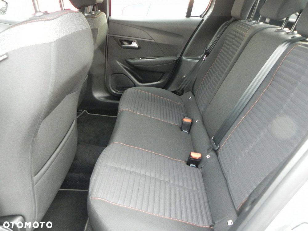 Peugeot 208 - 6
