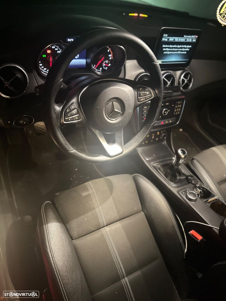 Mercedes-Benz CLA 180 d Urban - 5