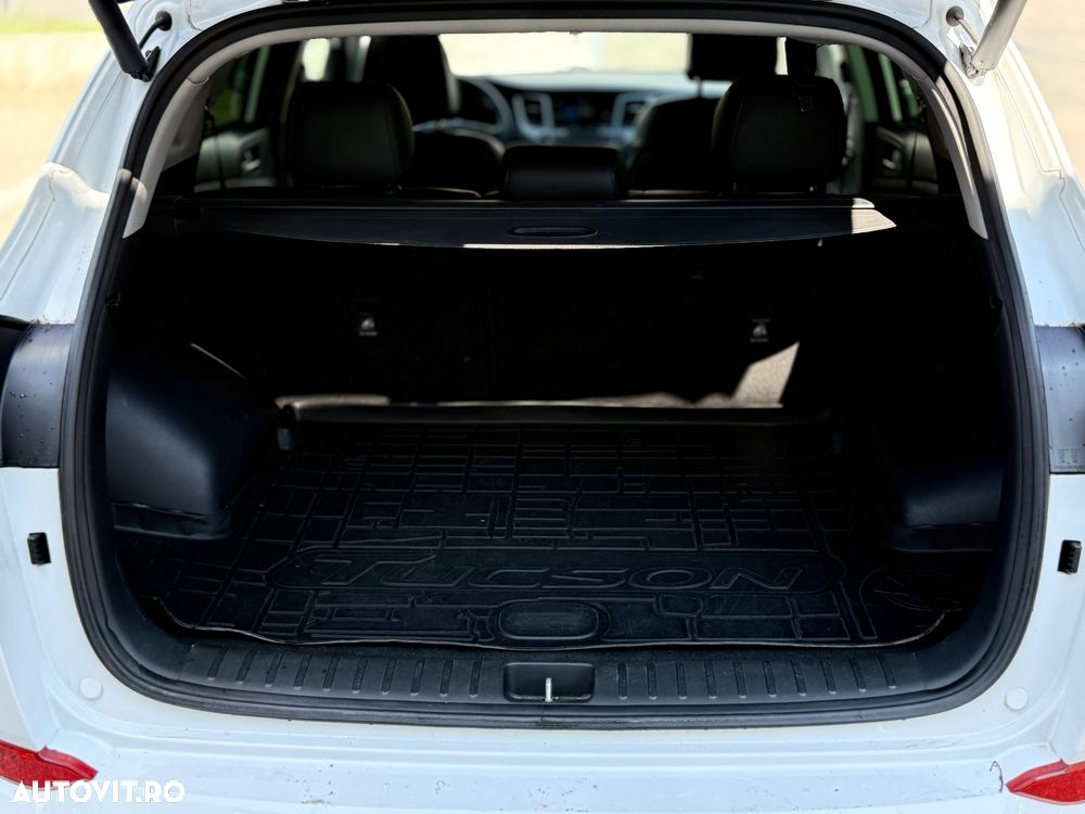 Hyundai Tucson 2.0 CRDI 4WD 6AT Luxury Pack+ - 27