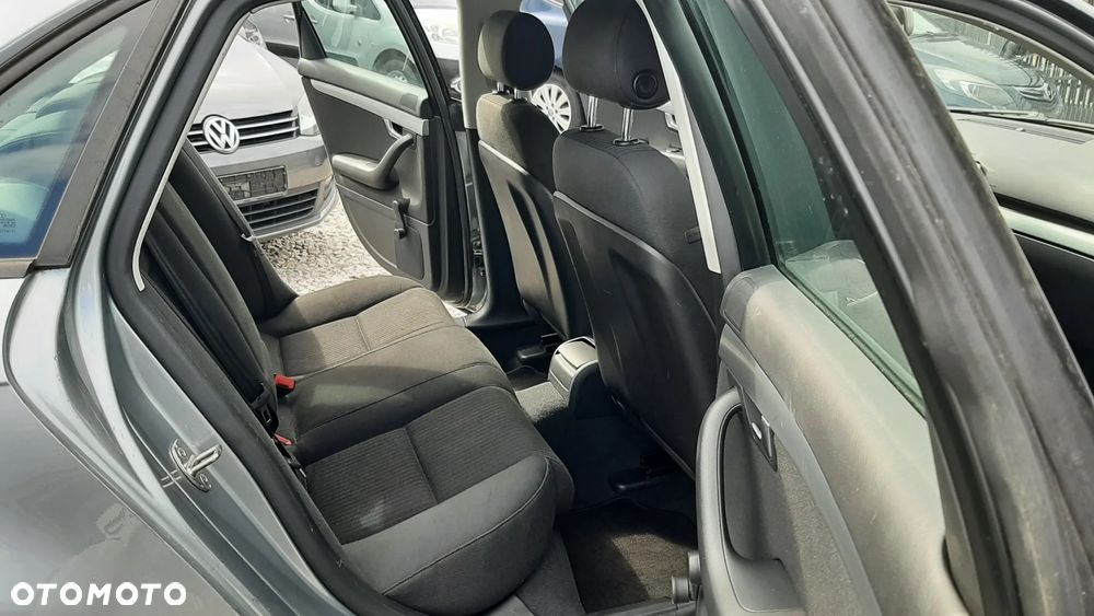 Audi A4 Limousine - 13