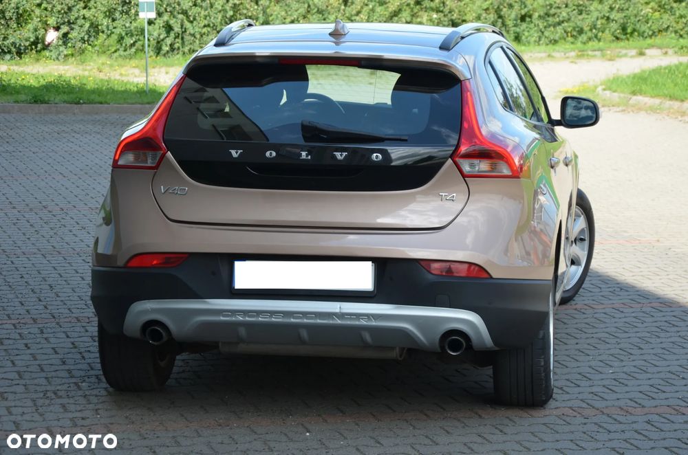 Volvo V40 Cross Country T4 Momentum - 9