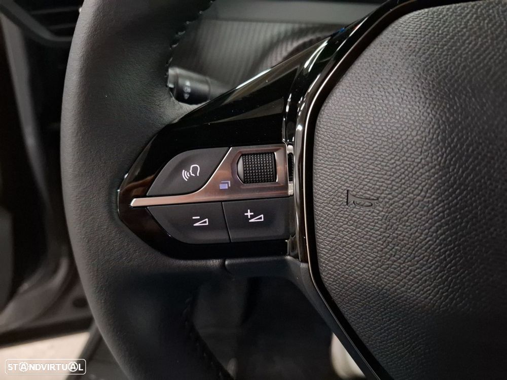 Peugeot e-2008 54 kWh Allure - 15