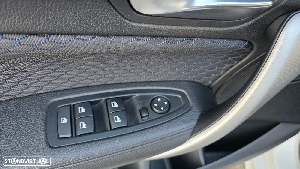 BMW 116 d Pack M - 33