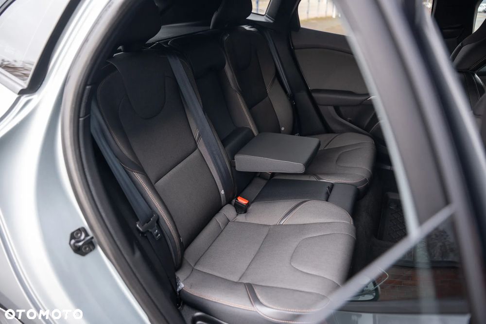 Volvo V40 Cross Country D3 Momentum - 35