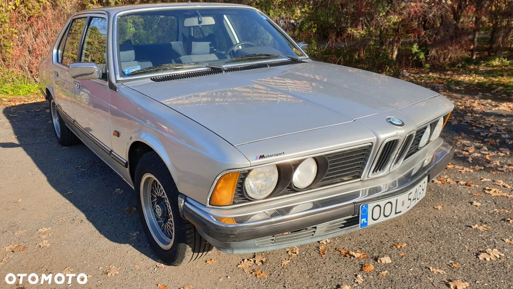 BMW Seria 7 - 32