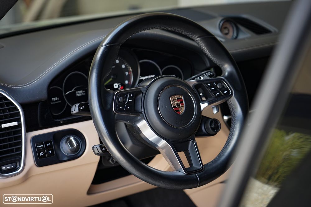 Porsche Cayenne - 10